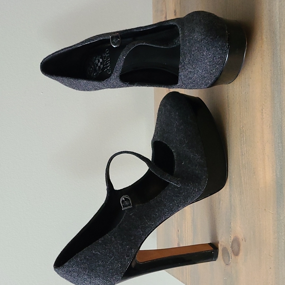 New no Box. Vince Camuto Grey Platform Pumps. Size 10. Stunning Shoe!